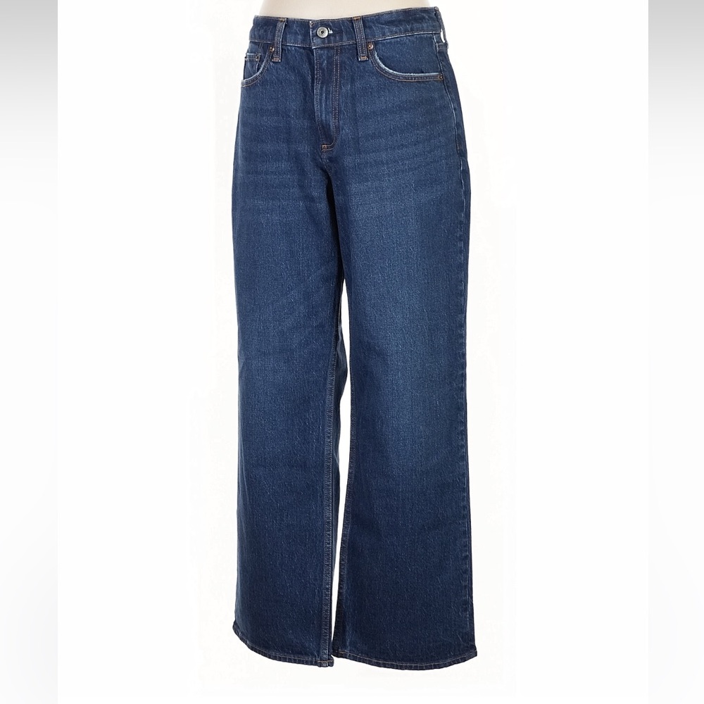Abercrombie & Fitch Women's Straight Leg Jeans in Dark Blue Denim